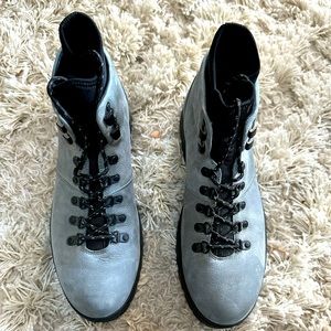 Vince Camuto Size 12 Gray boot